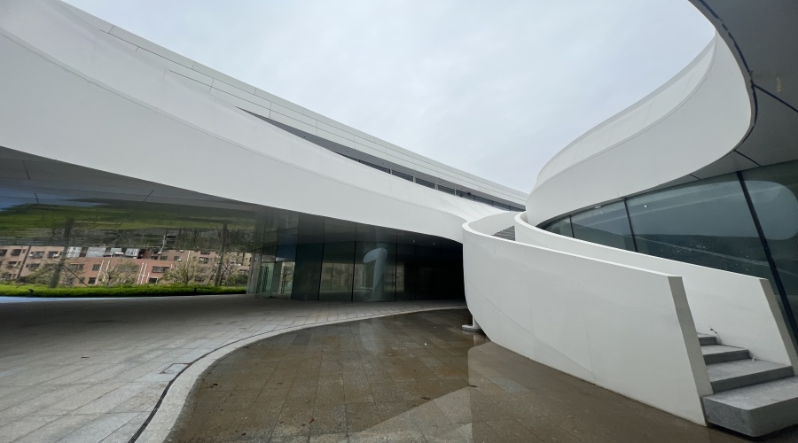 東莞大灣區(qū)大學(xué)松山湖校區(qū)GRC構(gòu)件項目 東莞大灣區(qū)大學(xué)松山湖校區(qū)GRC構(gòu)件項目