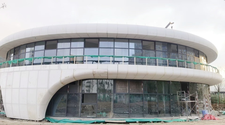 浙江三合項(xiàng)目的UHPC幕墻板工程 浙江三合項(xiàng)目的UHPC幕墻板工程